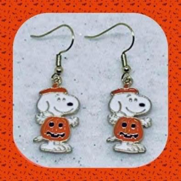 COPY - New Adorable Great Pumpkin ๐ Charlie Brown Snoopy Halloween Earrings - Picture 2 of 6